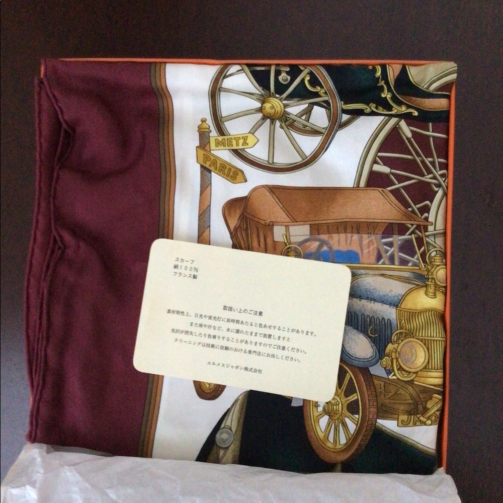Hermès Scarf
